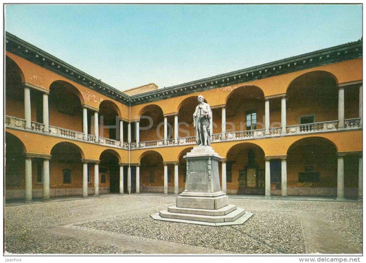 Cortile dell´Universita - The Court of the University - Pavia - Lombardia - 83 - Italia - Italy - unused - JH Postcards
