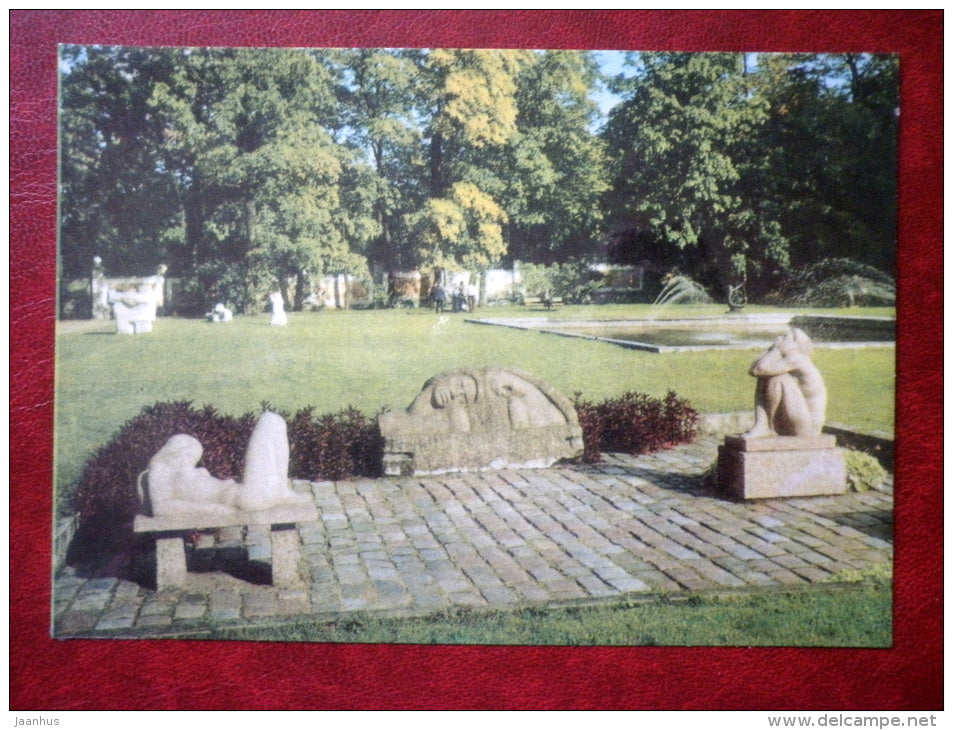Sculptor Anton Starkopf works in Kadriorg - Kadriorg - Tallinn - 1976 - Estonia USSR - unused - JH Postcards