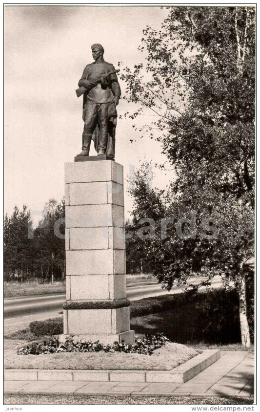a monument to Soviet soldiers who fell in the battles for Vyborg - Vyborg - Viipuri - 1983 - Russia USSR - unused - JH Postcards