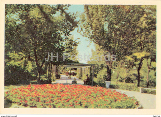 Kalinin square in Yalta - Crimea - Ukraine USSR -  unused - JH Postcards