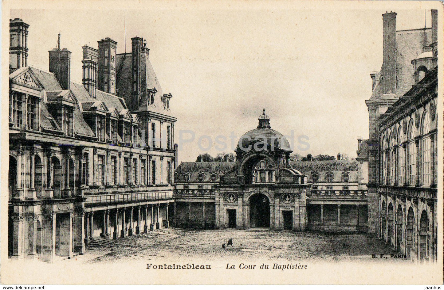 Fontainebleau - La Cour du Baptistere - old postcard - France - unused - JH Postcards