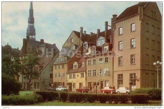 residential quarters in Meistaru street - car Volga , Moskvitch - Old Town - Riga - 1973 - Latvia USSR - unused - JH Postcards