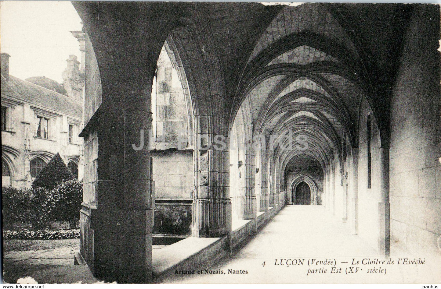 Lucon - Le Cloitre de l'Eveche partie Est - 4 - old postcard - France - unused - JH Postcards