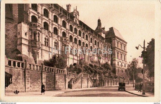 Blois - Le Chateau - Facade Francois I - 232 - castle - old postcard - France - unused - JH Postcards
