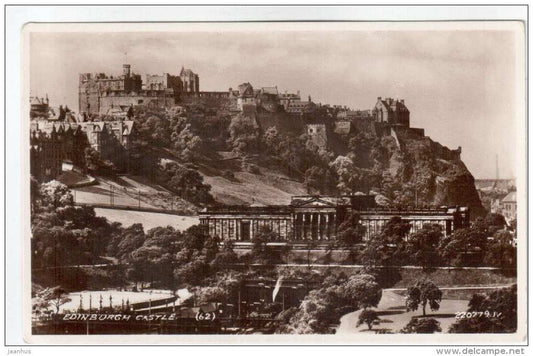 Edinburgh Castle - Scotland - 62 - old postcard- unused - JH Postcards