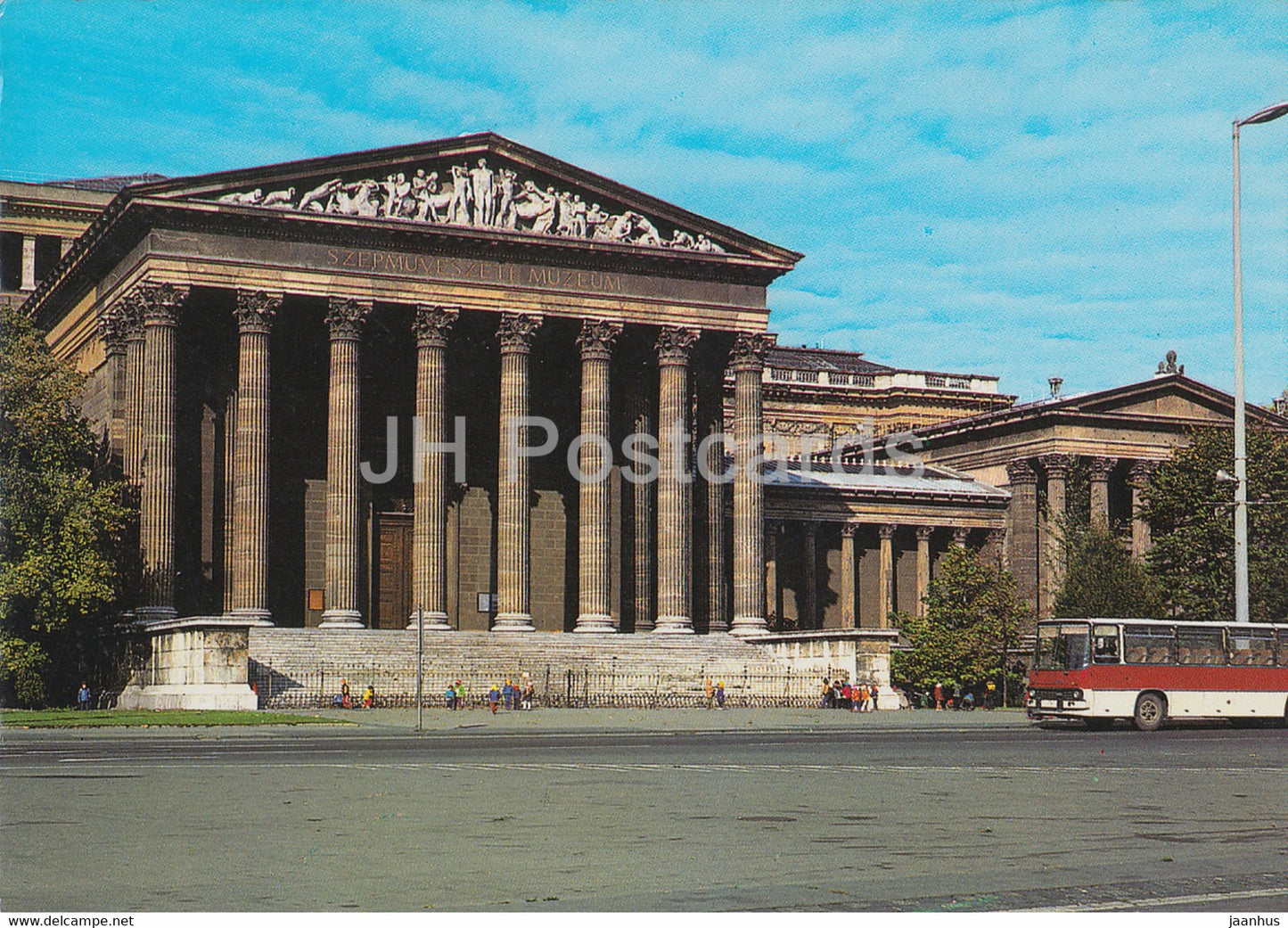 Budapest - Museum of Fine Arts - bus Ikarus - Hungary - used - JH Postcards