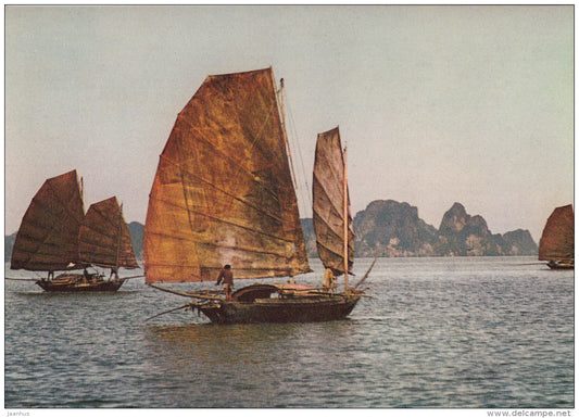 On the Ha Long bay - sailing boat - Halong and Environs - old postcard - Vietnam - unused - JH Postcards