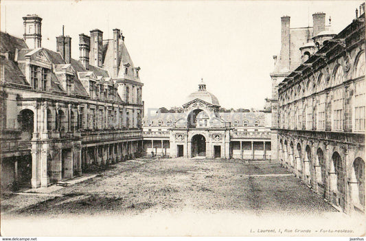 Fontainebleau - Rue Grande - old postcard - France - unused - JH Postcards