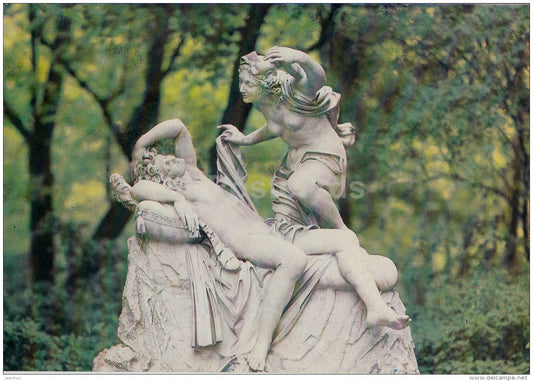 Cupid and Psyche - sculptures - Summer Gardens - Leningrad - St. Petersburg - 1985 - Russia USSR - unused - JH Postcards