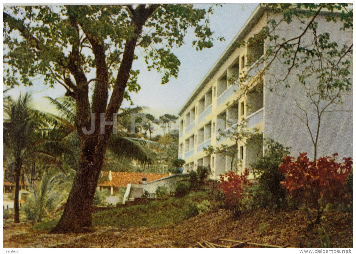 hotel at Bai Tu Long - Bai Chay seashore - Halong and Environs - old postcard - Vietnam - unused - JH Postcards
