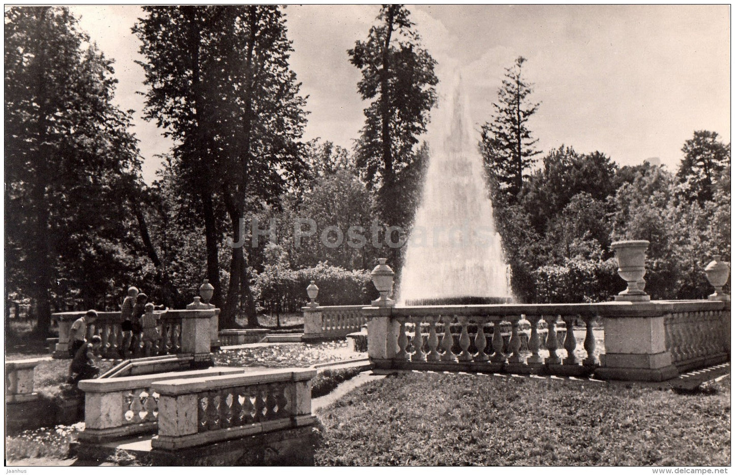 fountain Pyramid - fountains - Petrodvorets - 1967 - Russia USSR - unused - JH Postcards