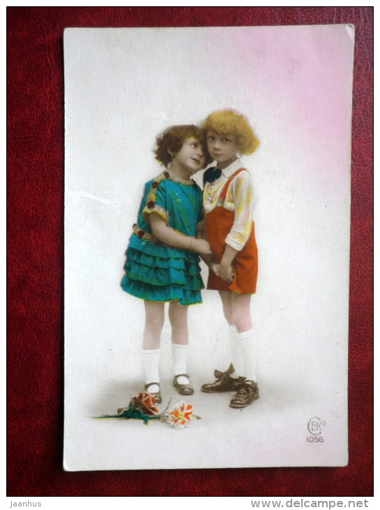 children - flowers - CEKO 1056 - old postcard - circulated in Estonia - used - JH Postcards