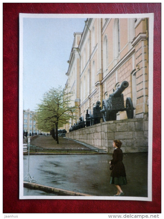 caprured cannons - 2821 - Kremlin - Moscow - old postcard - Russia USSR - unused - JH Postcards