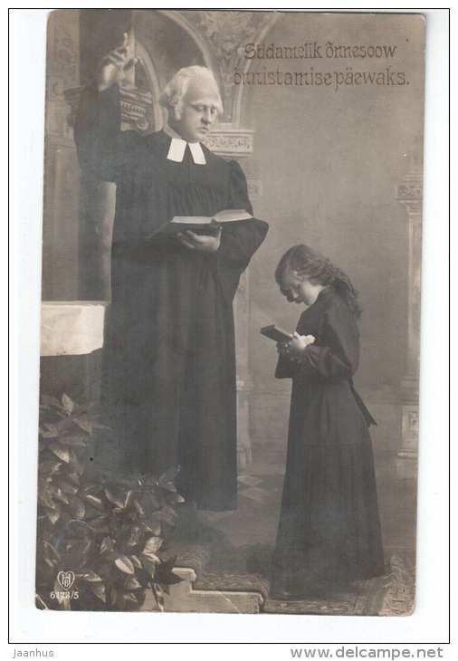 Girl and Minister in church - HB 6178/5 - old postcard - circulated in Tsarist Russia 1911 Estonia Allekyll - used - JH Postcards
