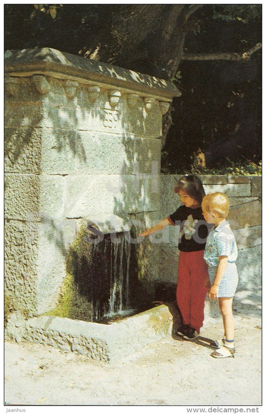 Fountain at the entrance of the park - Alupka Palace Museum - Crimea - 1989 - Ukraine USSR - unused - JH Postcards