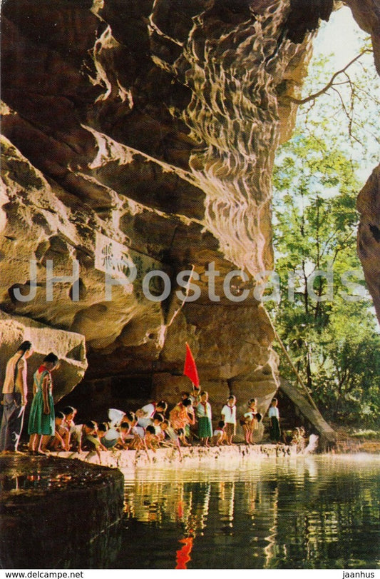 Kweilin - Guilin - Lungyin Cave - pioneers - 1973 - China - unused