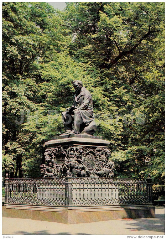 monument to Russian fabulist Ivan Krylov - Summer Gardens - Leningrad - St. Petersburg - 1985 - Russia USSR - unused - JH Postcards