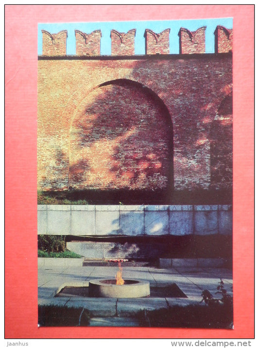 Eternal Flame memorial - Novgorod - 1975 - Russia USSR - unused - JH Postcards