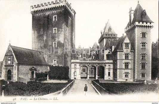 Pau - Le Chateau - 38- castle - old postcard - France - unused - JH Postcards