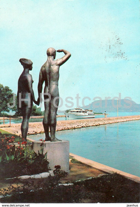Fonyod - Jetty with the statue Couple by Istvan Kiss - 1970 - Hungary - used - JH Postcards