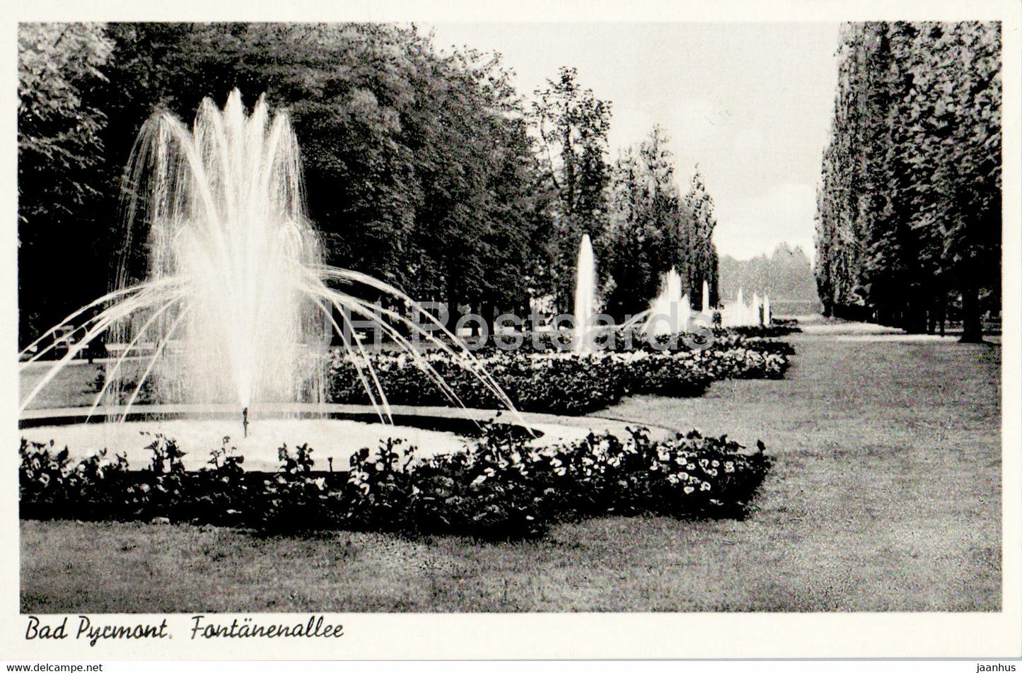 Bad Pyrmont - Fontanenallee - old postcard - Germany - unused - JH Postcards