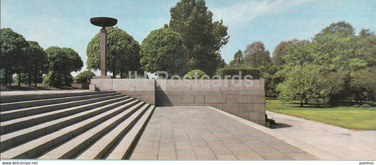 Piskaryovskoye Memorial Cemetery - Memorial Complex - Steps leading to the Terrace - 1985 - Russia USSR - unused - JH Postcards