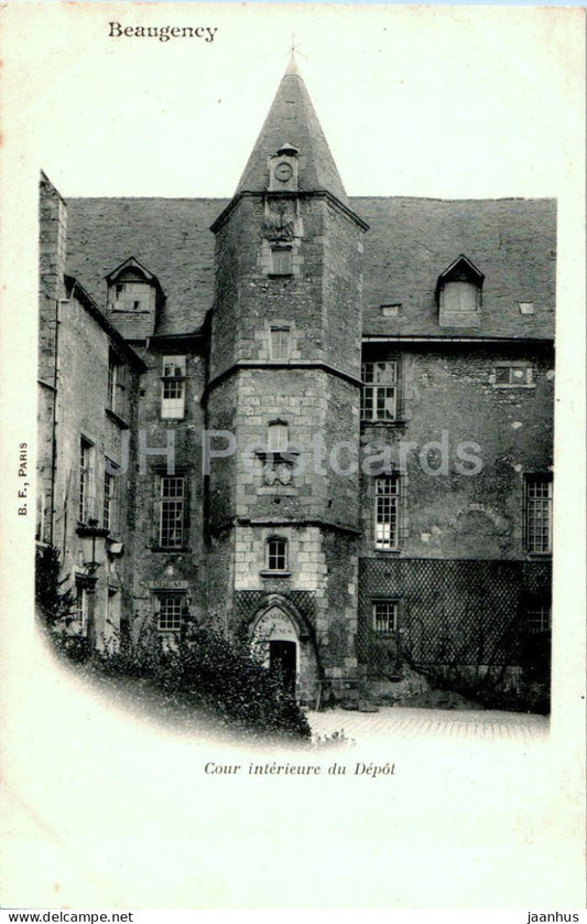 Beaugency - Cour interieure du Depot - Inner courtyard of the Depot - old postcard - France - unused - JH Postcards