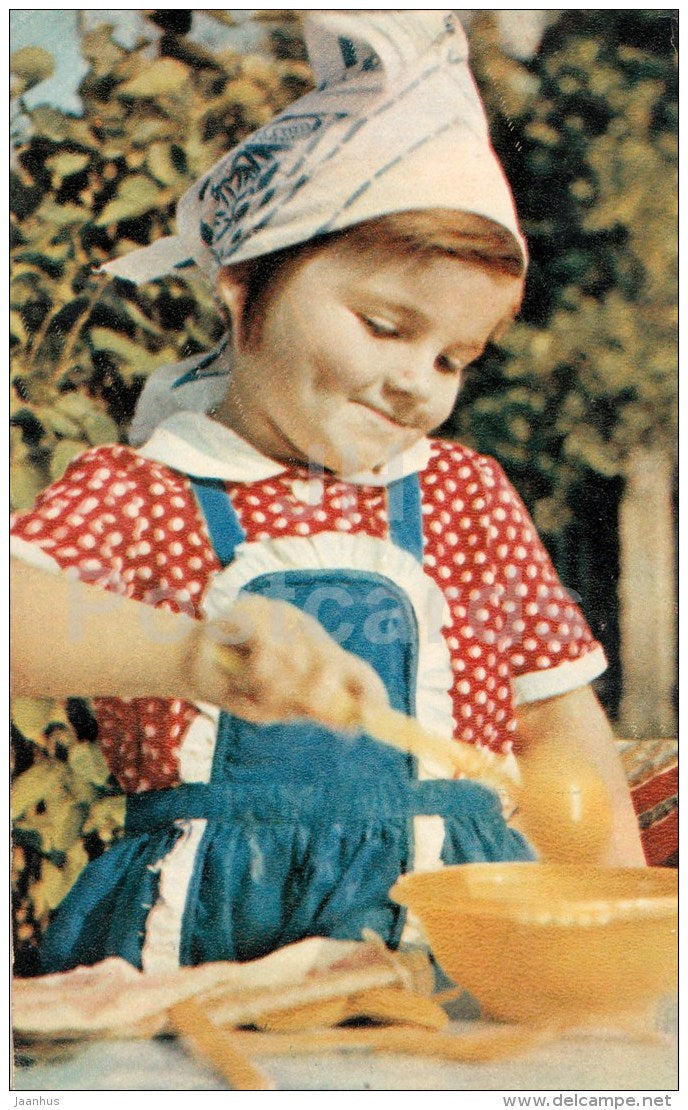 cook - girl - dishes - children - 1969 - Russia USSR - unused - JH Postcards