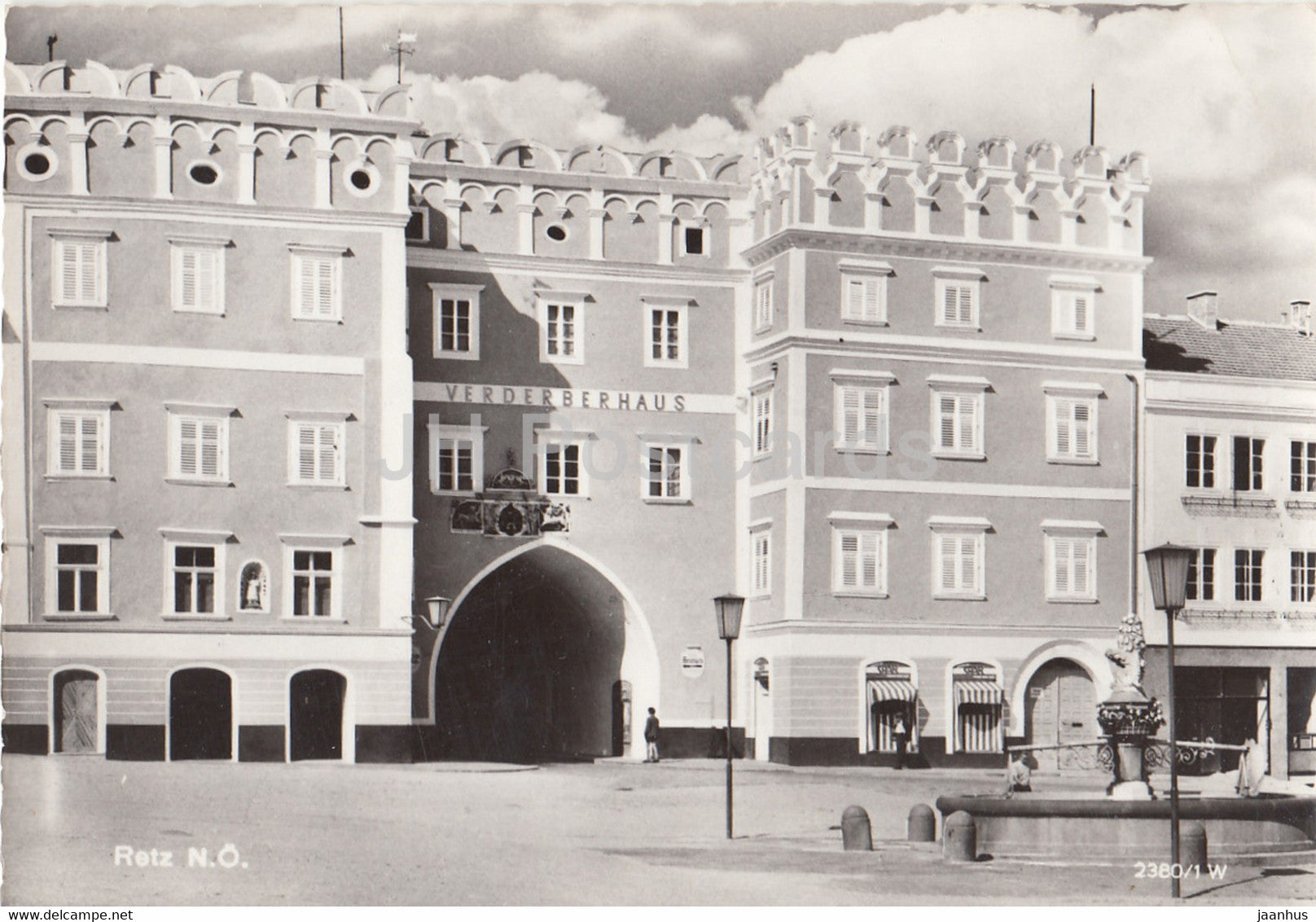 Retz N O - Verderberhaus - 1970s - Austria - used - JH Postcards
