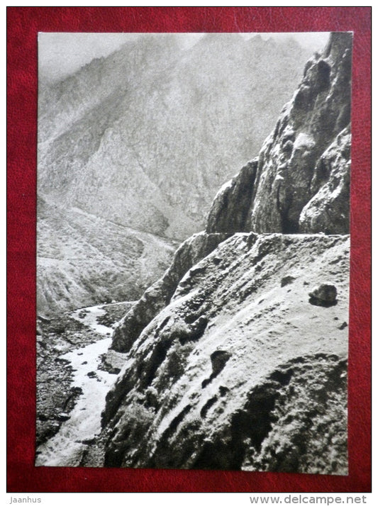 on the road to village Gvileta - Georgian Military Road - 1955 - Georgia USSR - unused - JH Postcards