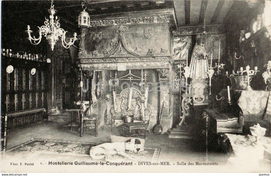 Hostellerie Guillaume le Conquerant - Dives sur Mer - Salle des Marmousets - dog - old postcard - France - unused - JH Postcards