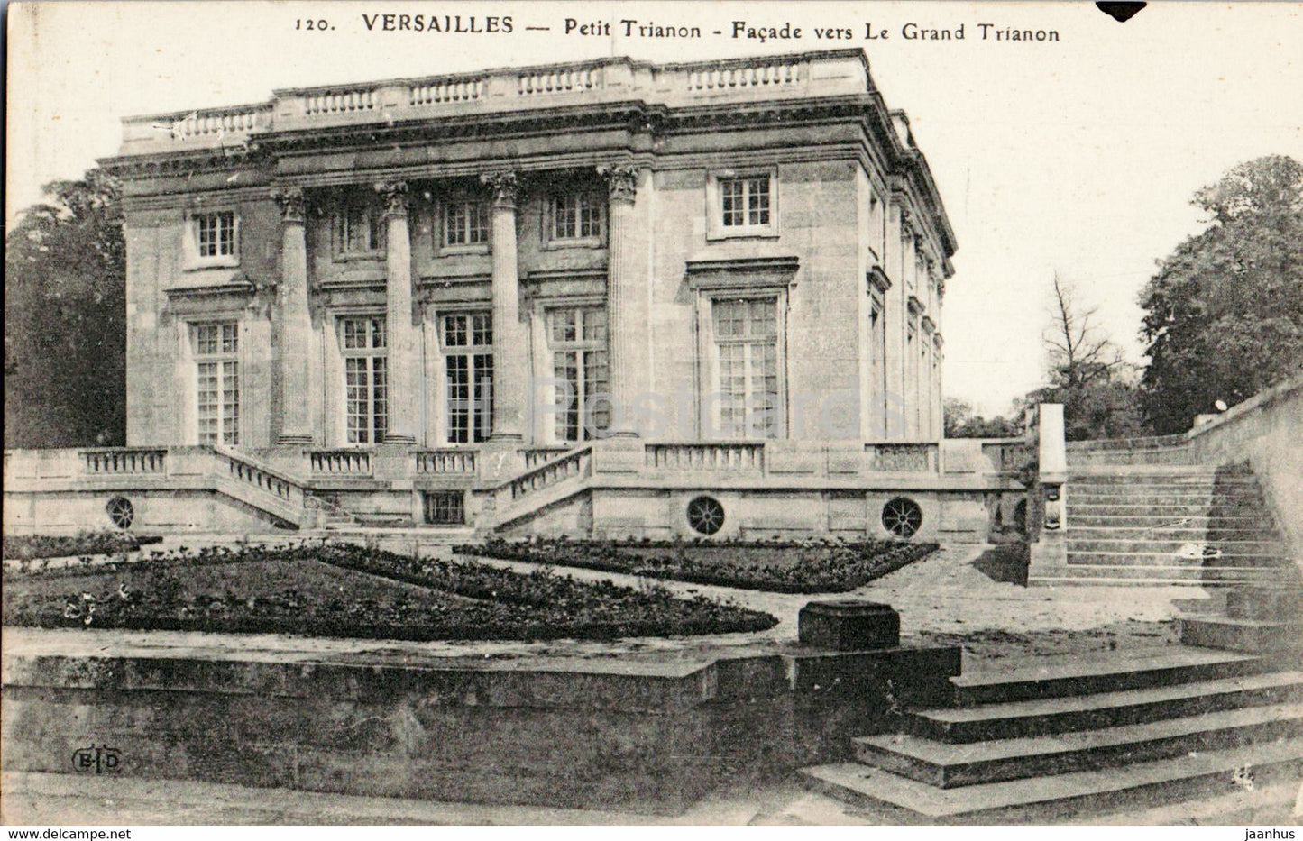 Versailles - Petit Trianon - Facade vers Le Grand Trianon - 120 - old postcard - France - unused - JH Postcards