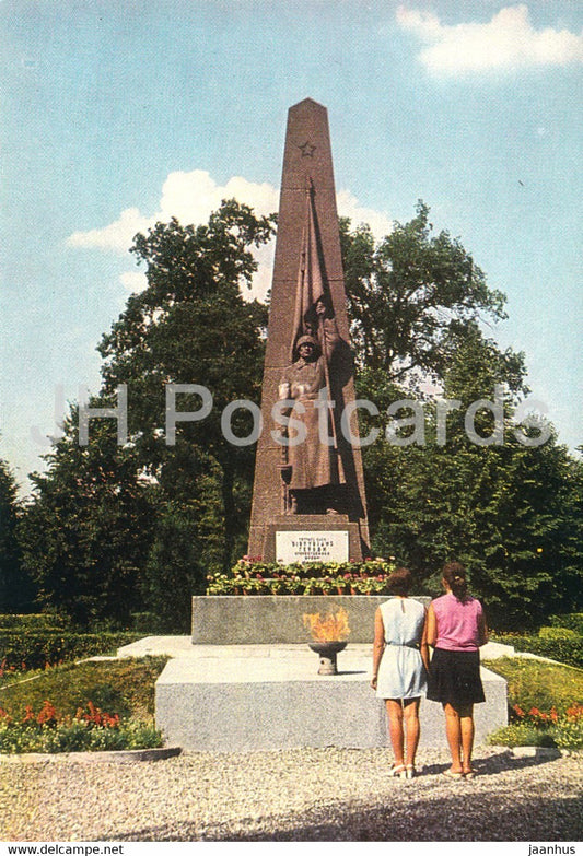 monument to Soviet soldiers - postal stationery - 1972 - Lithuania USSR - unused - JH Postcards