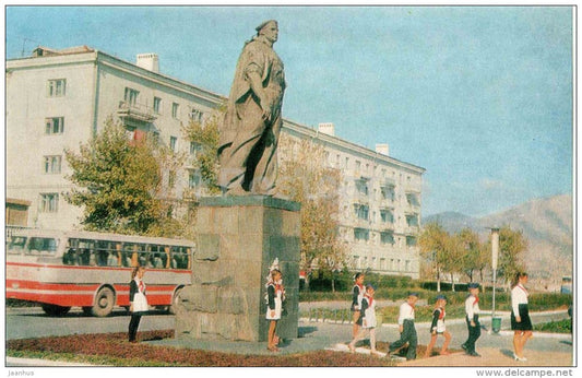 monument to unknown sailor - bus - Novorossiysk - Black Sea Coast - 1977 - Russia USSR - unused - JH Postcards