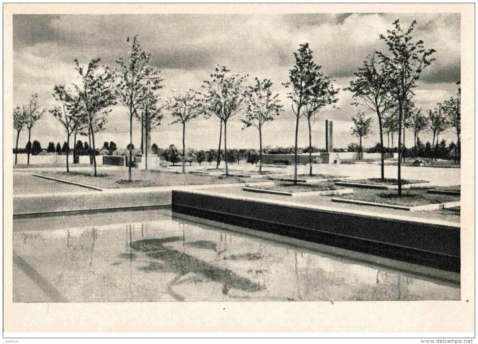Pond with a Moaic Torch - Piskaryovskoye Memorial Cemetery - Leningrad - St. Petersburg - 1964 - Russia USSR - unused - JH Postcards