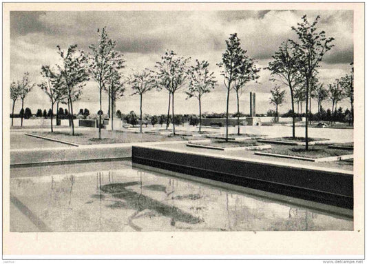 Pond with a Moaic Torch - Piskaryovskoye Memorial Cemetery - Leningrad - St. Petersburg - 1964 - Russia USSR - unused - JH Postcards