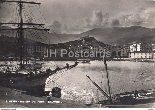 s Remo - San Remo - Riviera dei Fiori - Tramonto - sailing ship - sunset - old postcard - 1949 - Italy - used - JH Postcards