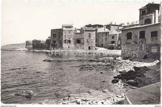 Saint Tropez - Le vieux port - le quartier des pecheurs - old postcard - France - used - JH Postcards