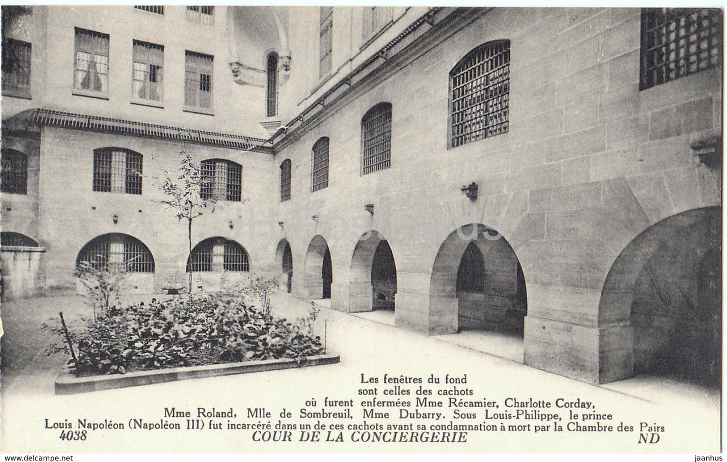 Cour de La Conciergerie - Les fenetres du fond - 4038 - old postcard - France - unused - JH Postcards