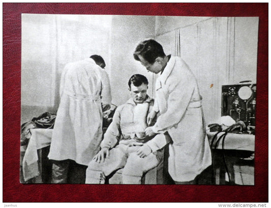 Ready to fly into space  - cosmonaut - Yuri Gagarin - 1969 - Russia USSR - unused - JH Postcards