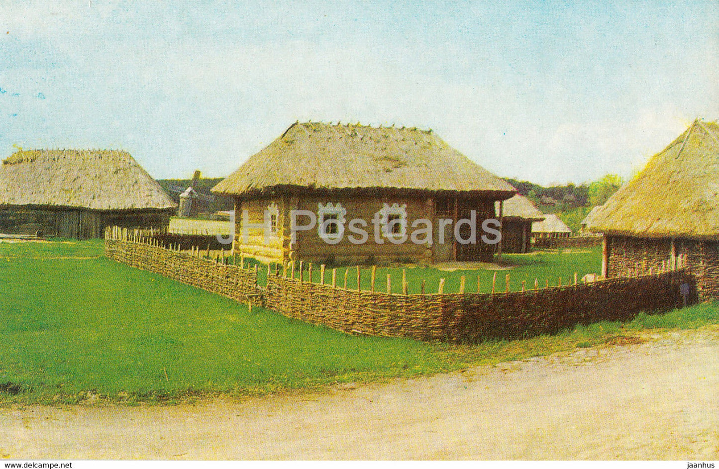 Museum of Ukrainian Folk Architecture and Life - farmstead from the village Mamekino - 1977 - Ukraine USSR - unused - JH Postcards