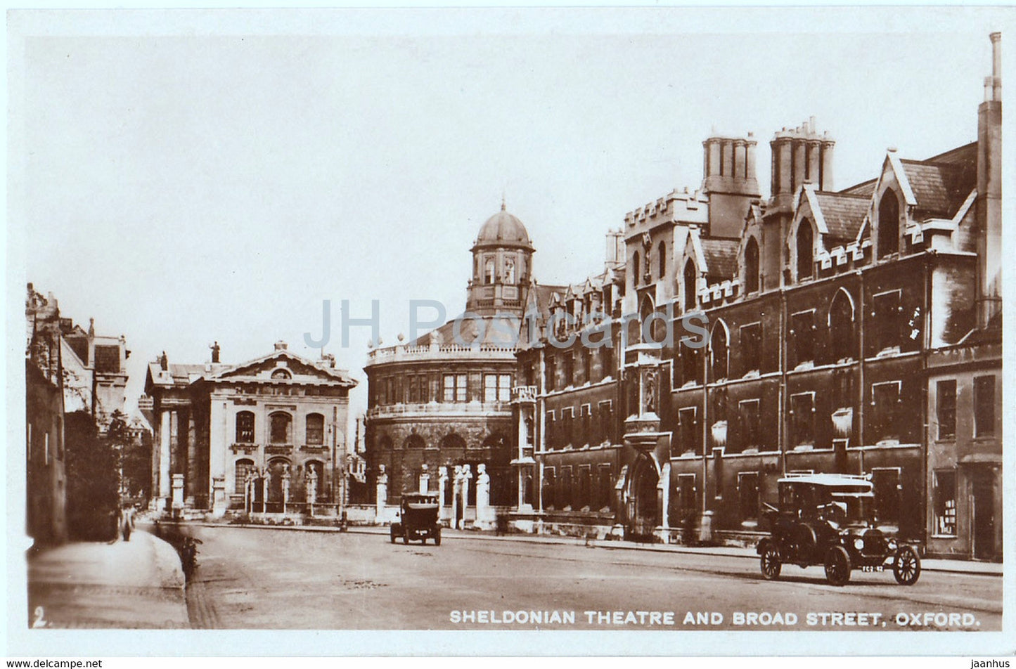 Oxford - Sheldonian Theatre and Broad Street - old car - old postcard - England - United Kingdom - unused - JH Postcards