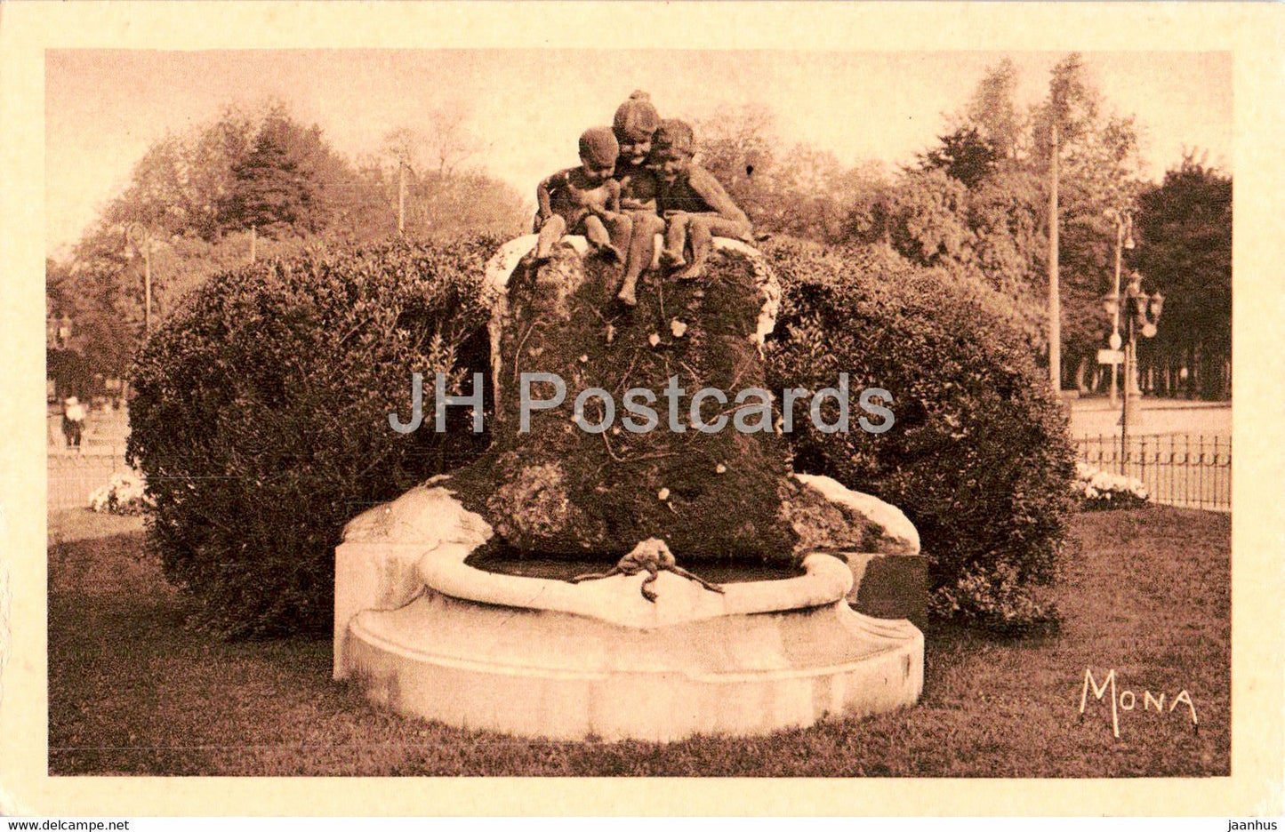 Dijon - La Fontaine Jeunesses - old postcard - France - used - JH Postcards