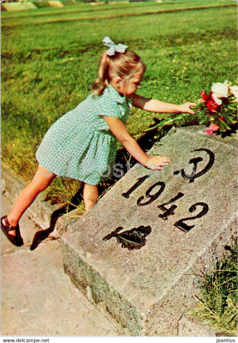 Leningrad - Piskaryovskoye Memorial Cemetery - Monument to the Heroic Defenders - 9 - girl - 1966 - Russia USSR - unused - JH Postcards