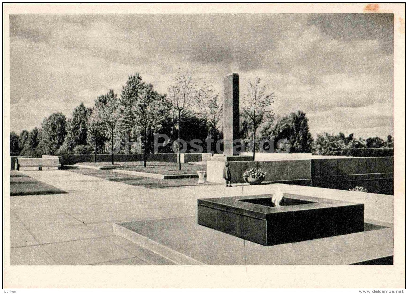 Eternal Fire - Piskaryovskoye Memorial Cemetery - Leningrad - St. Petersburg - 1964 - Russia USSR - unused - JH Postcards