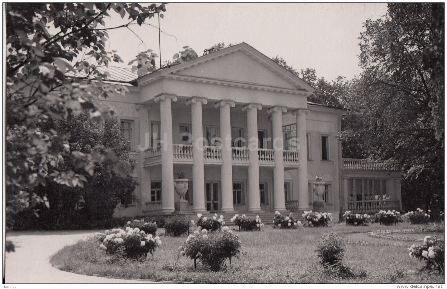 Exterior view - Lenin House Museum in Gorki - Gorki Leninskiye - 1957 - Russia USSR - unused - JH Postcards