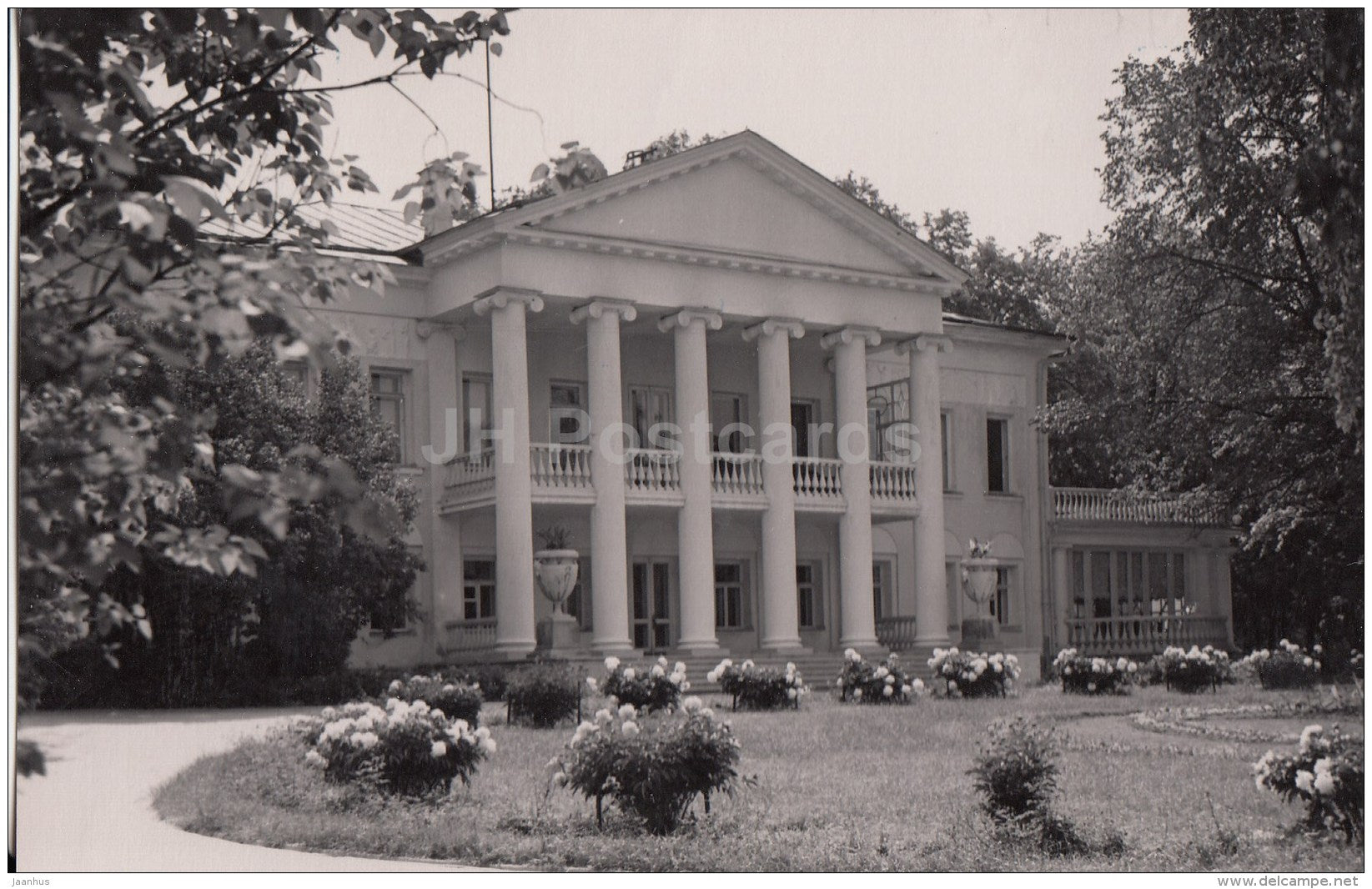 Exterior view - Lenin House Museum in Gorki - Gorki Leninskiye - 1957 - Russia USSR - unused - JH Postcards