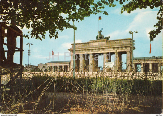 Berlin - Branderburger Tor mit Mauer und Stacheldraht - 18 - 1974 - Germany - used - JH Postcards