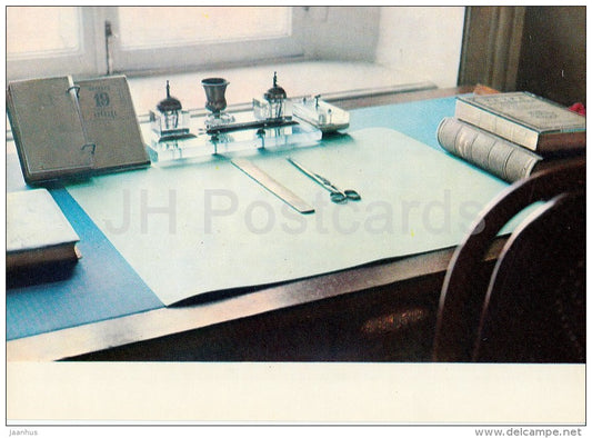 The Desk in Lenin´s Room - Office and apartment of Lenin in the Kremlin - Moscow - Russia USSR - 1969 - unused - JH Postcards