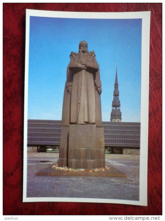 the Memorial Museum and Statue dedicated to Latvian Red Riflemen - Riga - 1980 - Latvia USSR - unused - JH Postcards